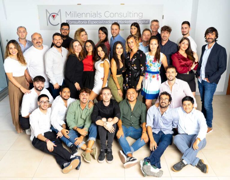 foto equipo millennials 2023